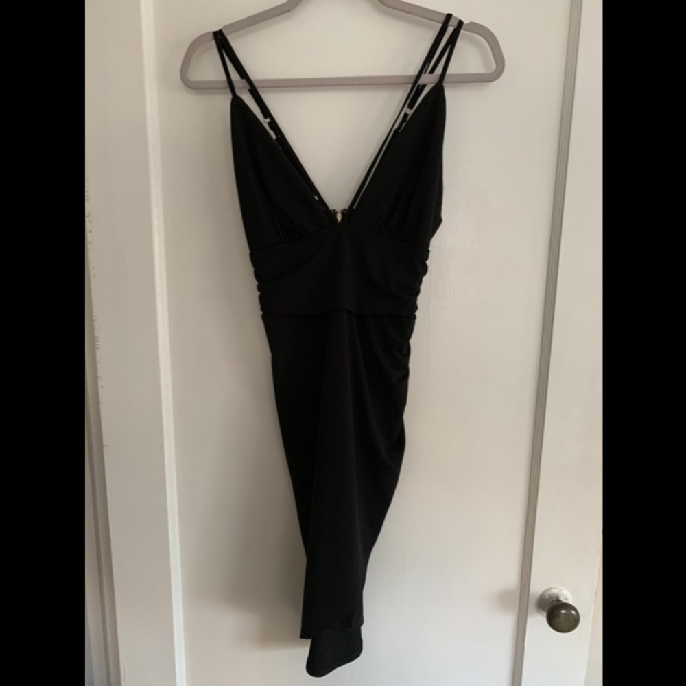 Bebe black vneck sleeveless dress